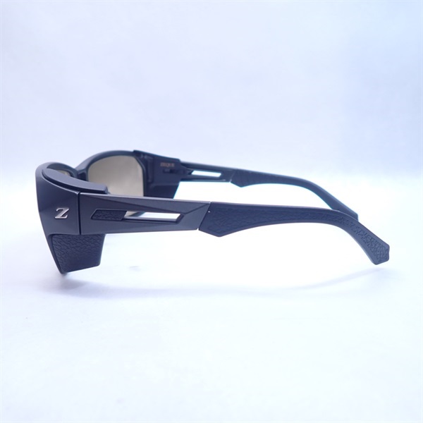 ルーフＦー２０４０マッドブラック／トゥルービュースポーツ